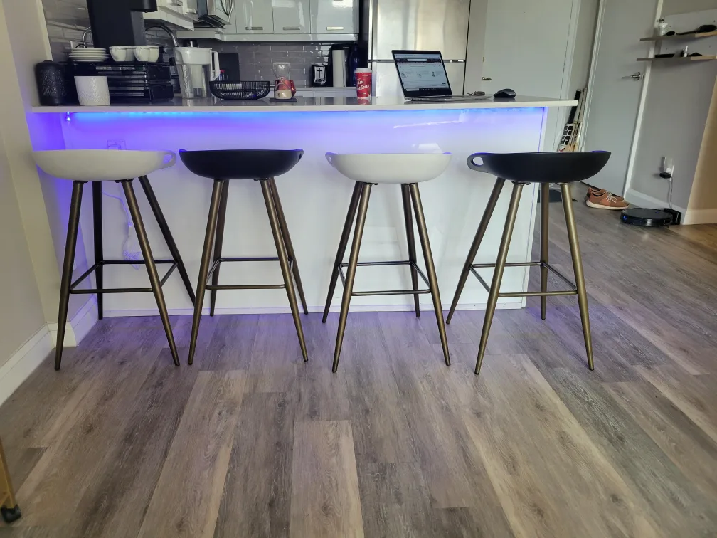 Set of 4 Bar Stools image indicator(2)