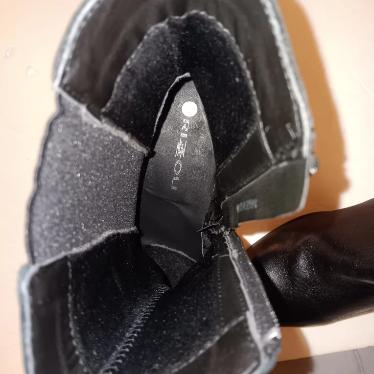 Black Leather Ankle Boots 8M/39M image indicator(5)