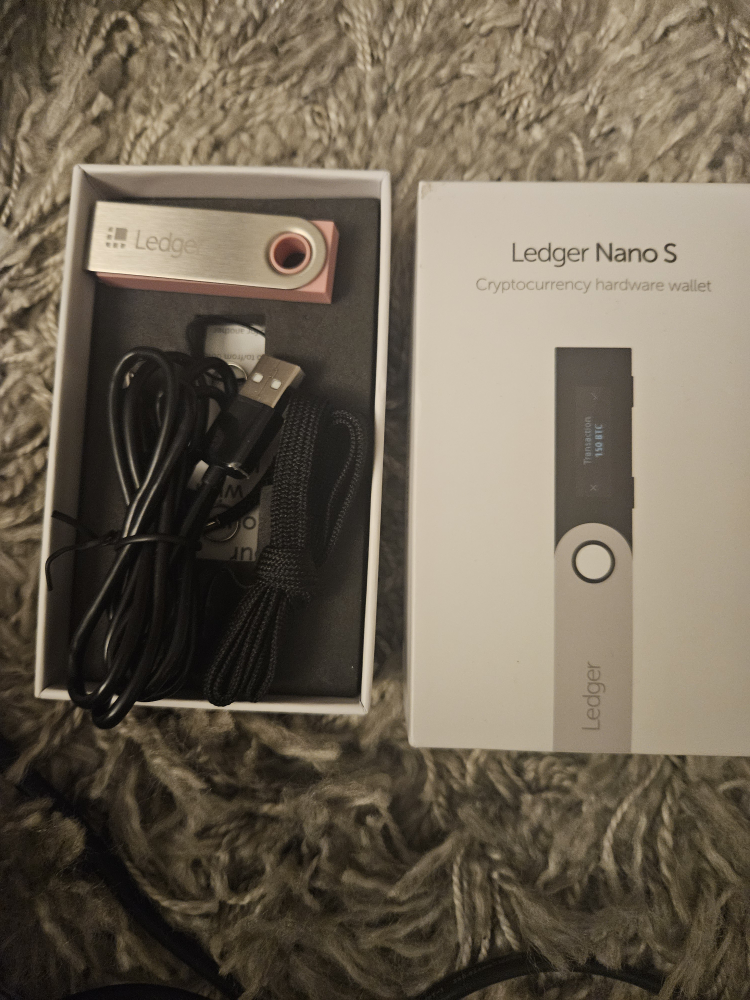 Ledger Nano S Cryptocurrency Hardware Wallet