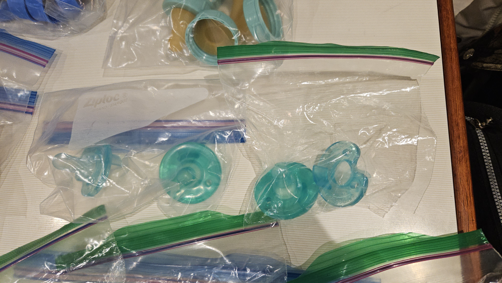 Baby Bottle Nipples & Rings - photo 4