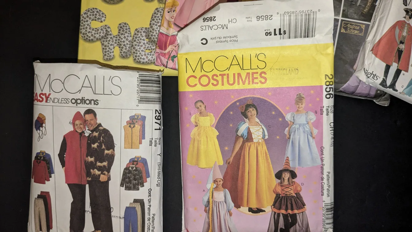 Case Lot - Sewing Patterns - Child, Adult, Pet, Home image indicator(9)