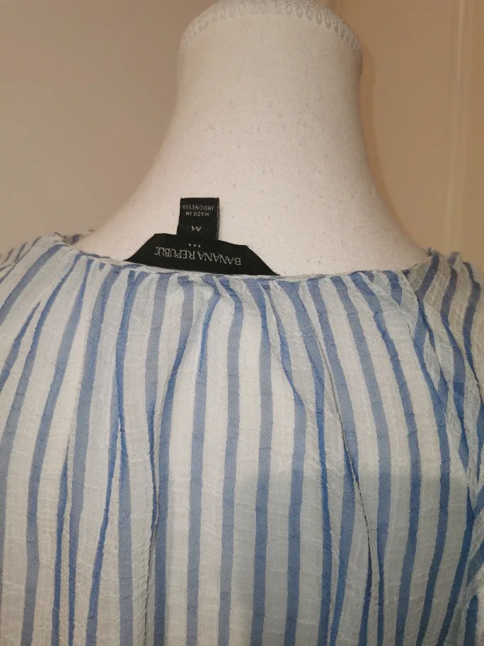 Banana Republic Crinkle Top medium image indicator(5)