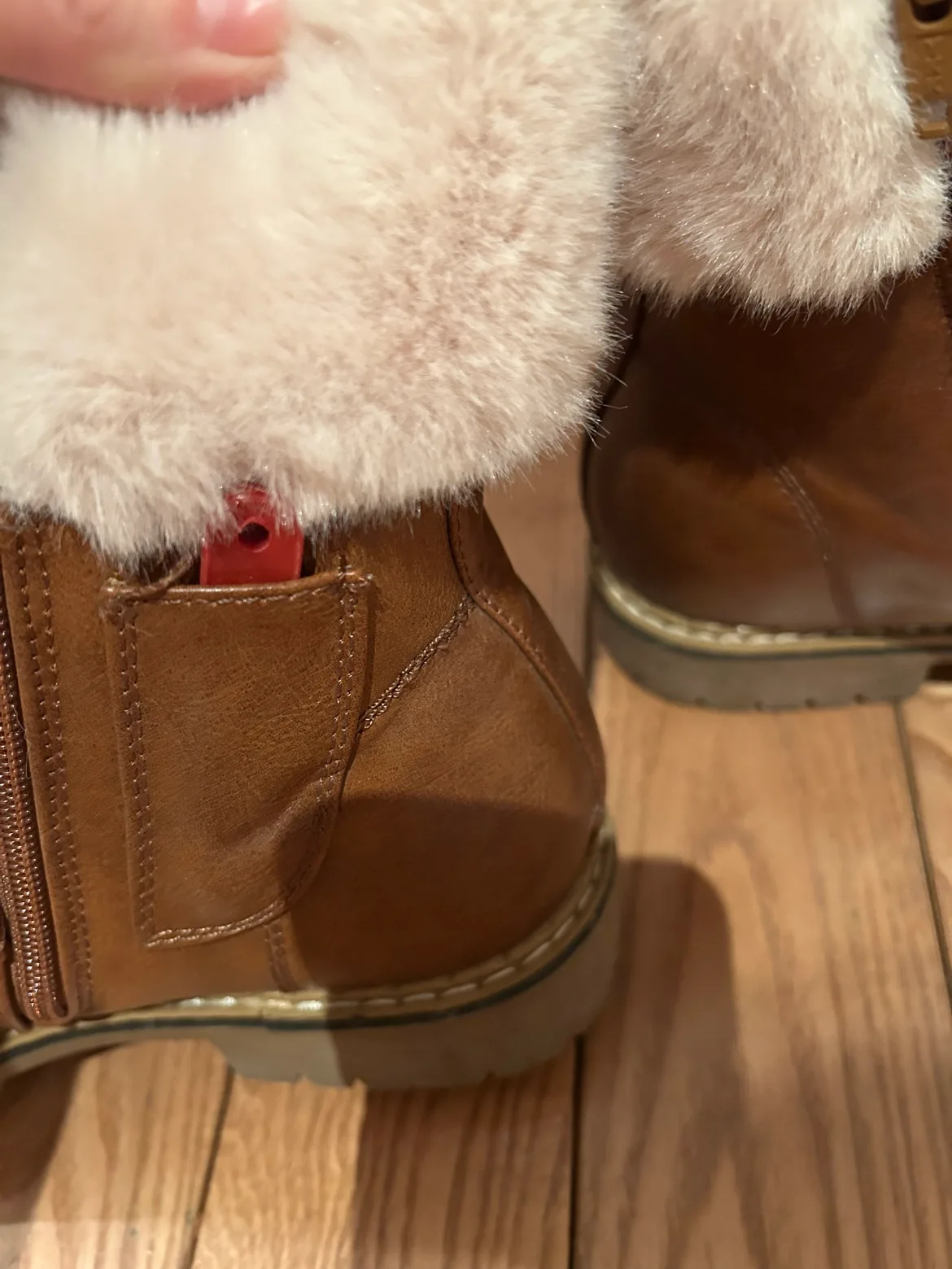 Denver Hayed Winter Boots with Ice Grip image indicator(3)