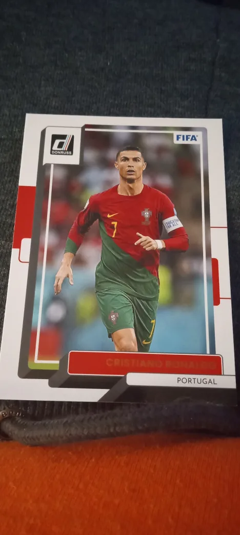 Cristiano Ronaldo 2022 FIFA World Cup Trading Card image indicator(2)