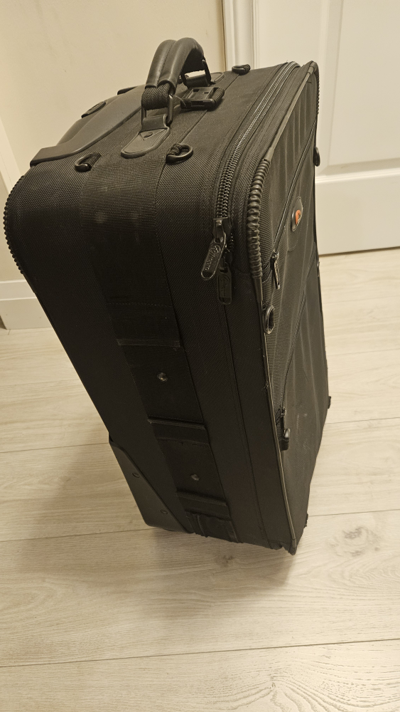 suitcases - photo 5
