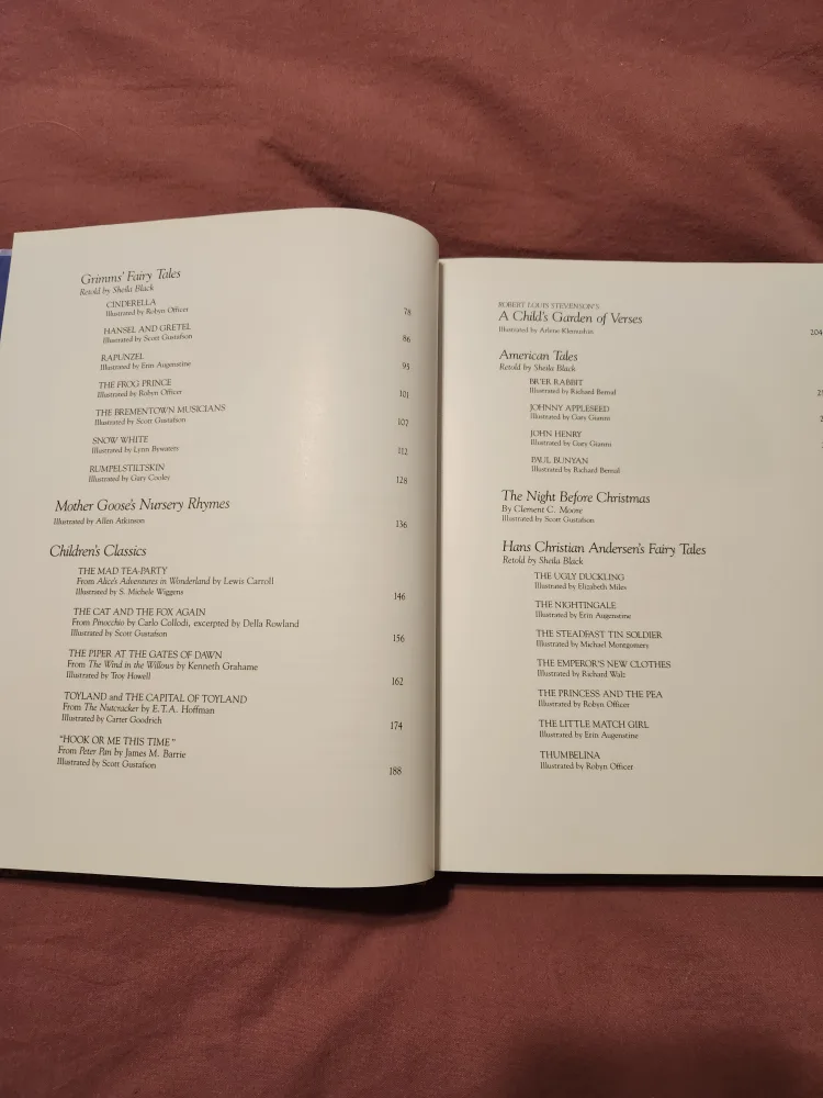 A Treasury of Children's Literature image indicator(3)