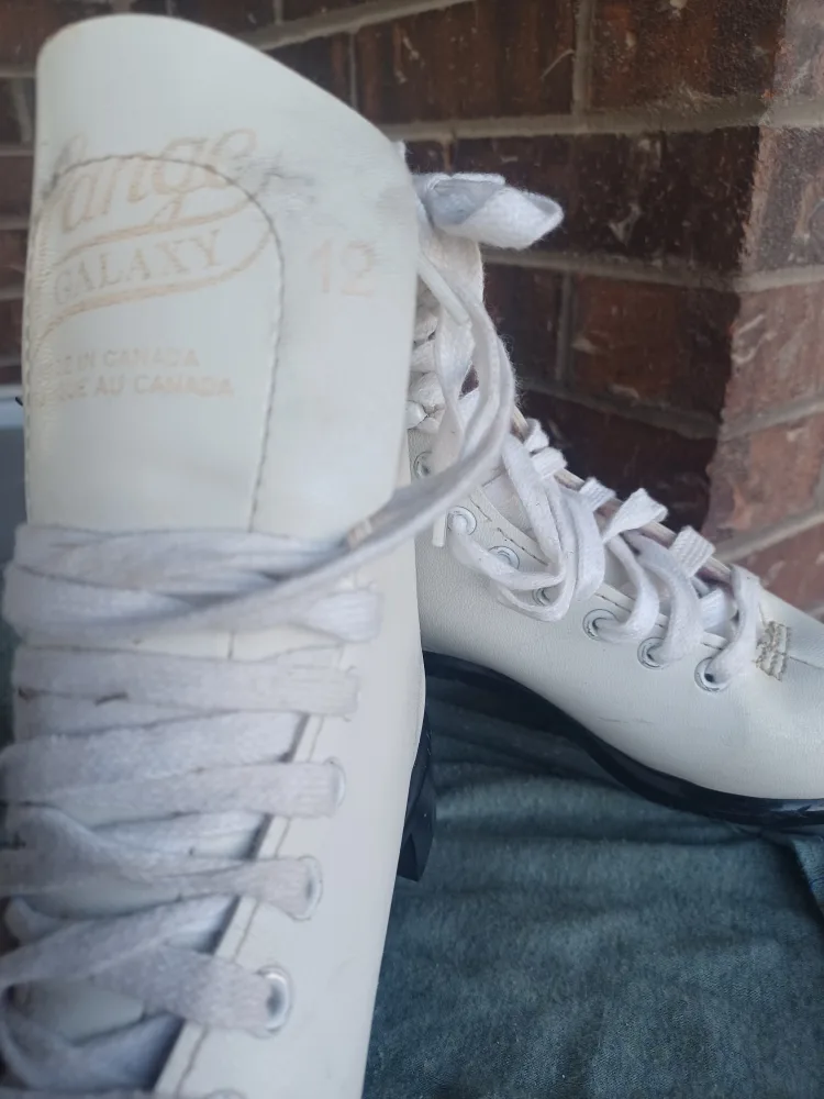 Vintage Galaxy Figure Skates Size 12Y image indicator(2)