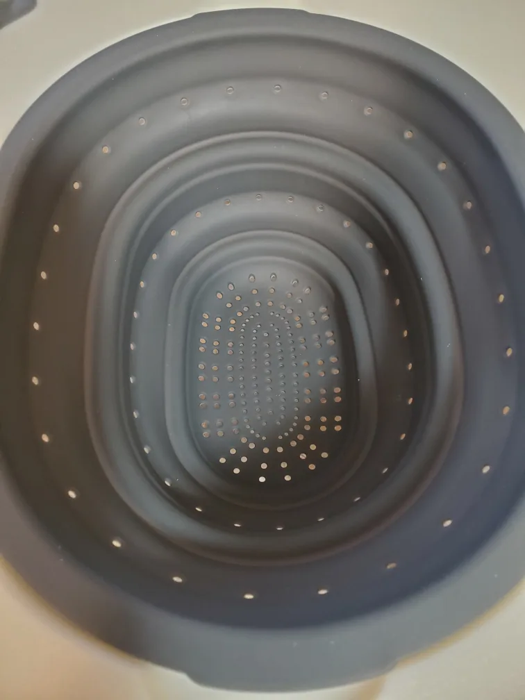 Dexas Over-The-Sink Strainer/Cutting Board image indicator(4)