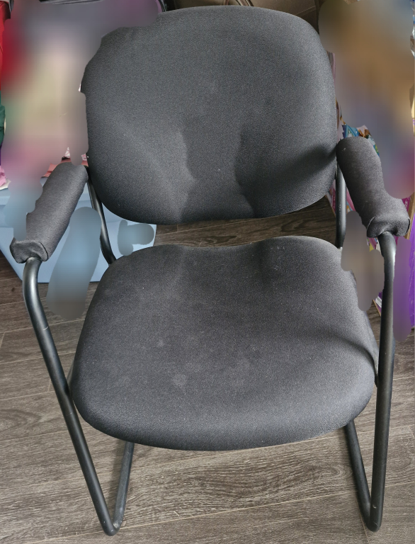 Black office chair with arms - photo 2