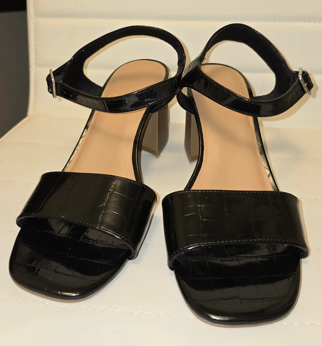 Old Navy Black Heeled Sandals (Size 9) image indicator(2)