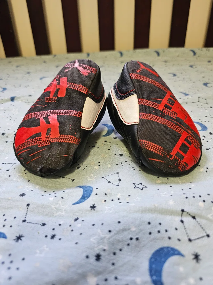 Puma Ferrarri Black Baby Shoes Size 3C image indicator(2)