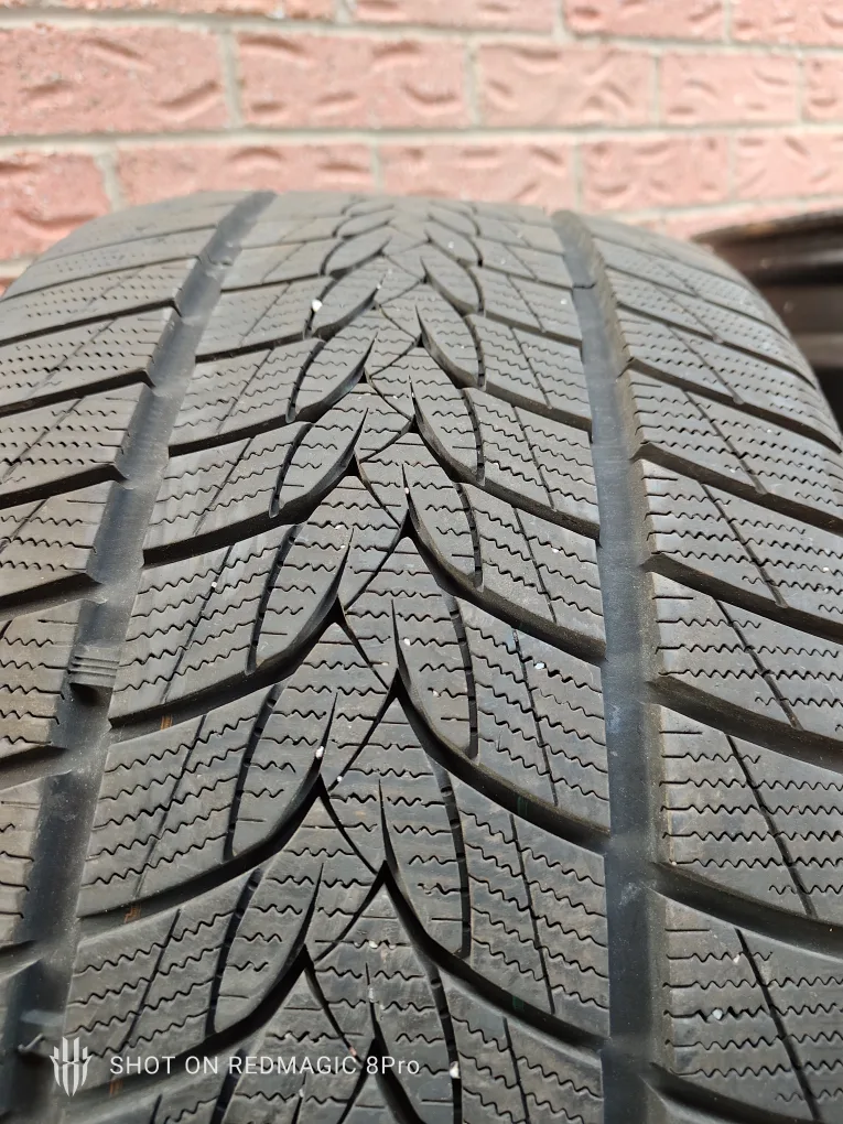 Set of 2 Used Winter Tires image indicator(2)