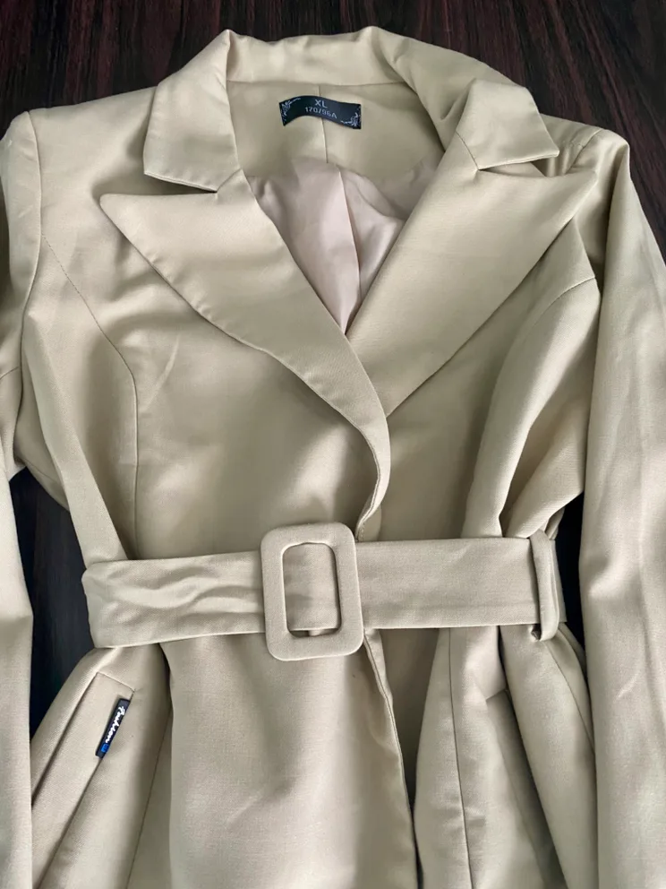 Vintage Khaki Trenchcoat image indicator(2)