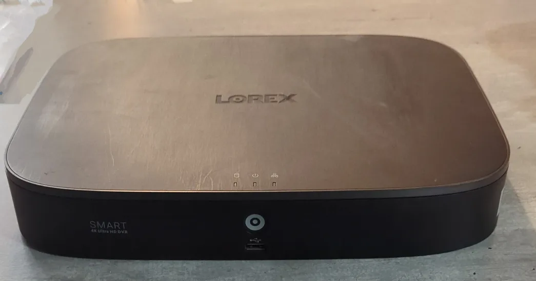 Lorex 8 Channel 4K Ultra HD DVR thumbnail