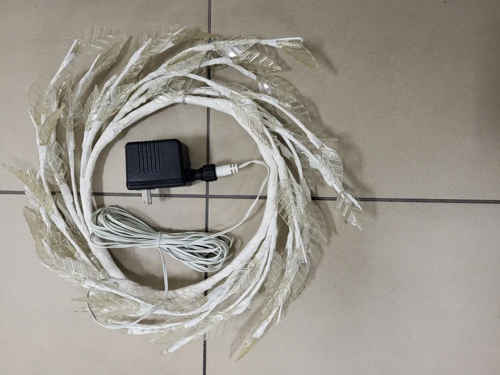 Multicolored LED Light Leaf Wreath 12 inch diameter image indicator(2)