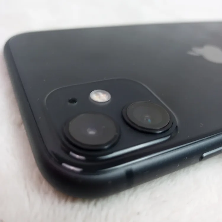 iPhone 11 64GB Black 95% Battery (Great Condition) image indicator(10)