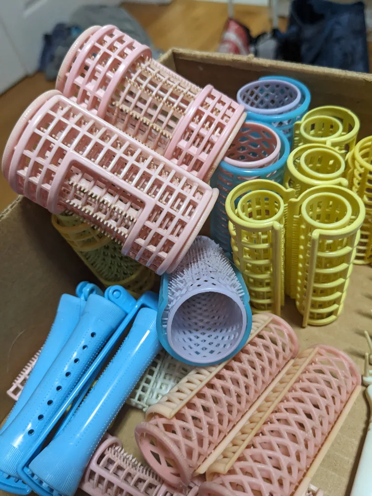 Hair Styling Tools and Accessories Lot image indicator(2)