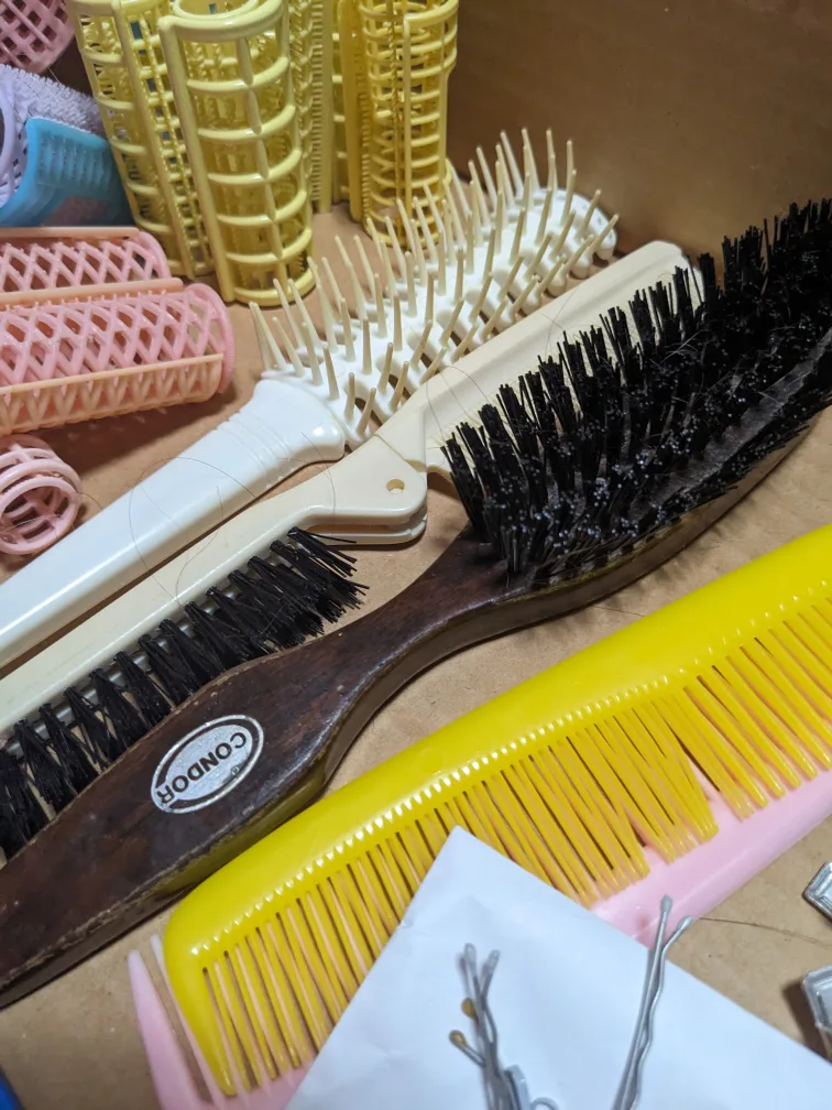 Hair Styling Tools and Accessories Lot image indicator(3)