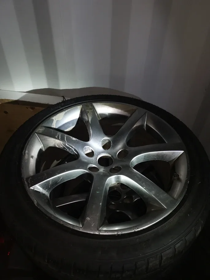 Infinity OEM 18" Alloy Wheel image indicator(8)