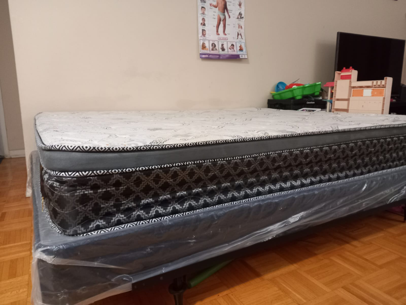 Hardly Used Mattress For Sale - photo 5