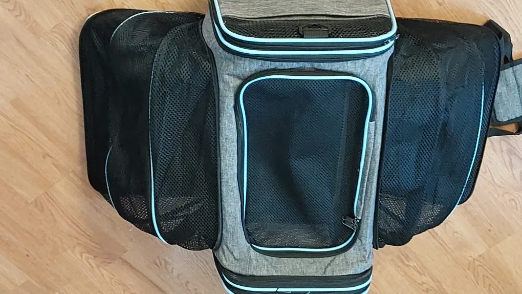 BRAND NEW Pet Carrier Bag image indicator(2)