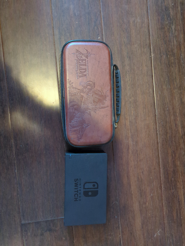 Nintendo Switch Console with Zelda Case - photo 2