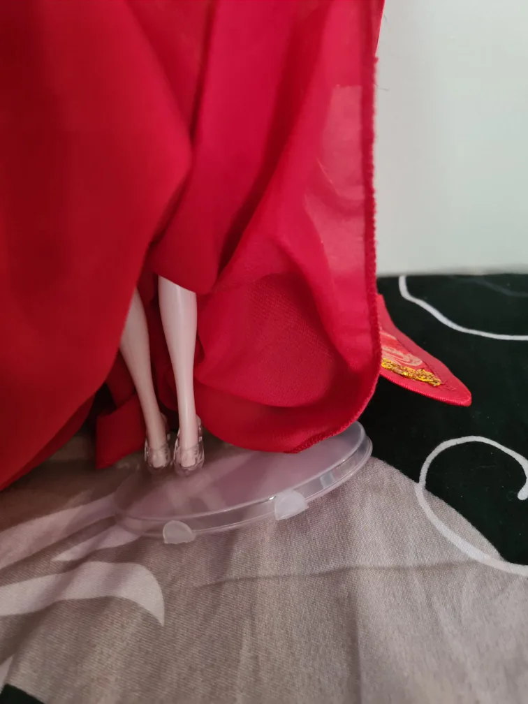 MING DYNASTY CHINESE DOLL WITH HEADDRESS + ROBES + SHOES + ETC image indicator(8)