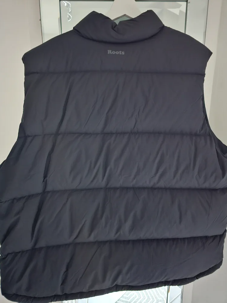 Brand New Roots Puffer Vest [NWT] image indicator(2)