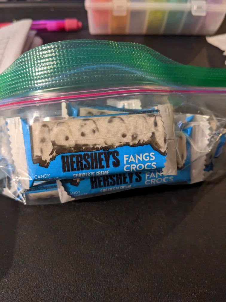 #Thriftypicks - Free Hershey's  Cookies n Creme Candy Bars thumbnail