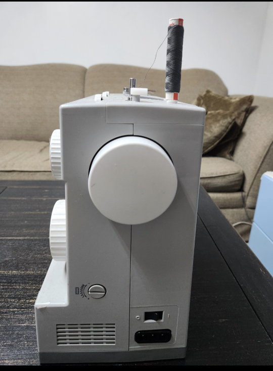 Singer Heavy Duty Sewing Machine - photo 2