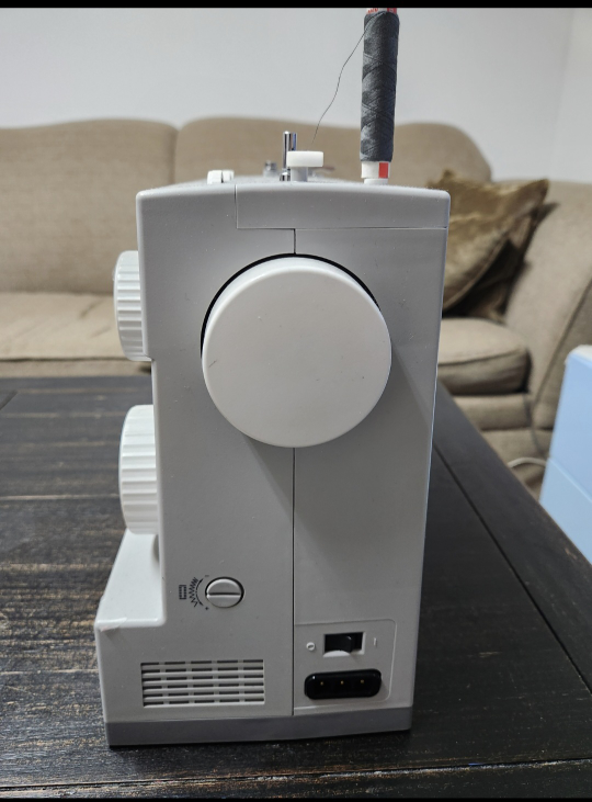 Singer Heavy Duty Sewing Machine - photo 4