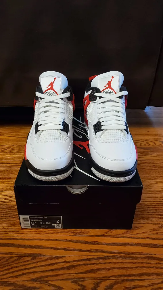 Jordan 4 Red Cement  - Size 8.5 Men's image indicator(3)