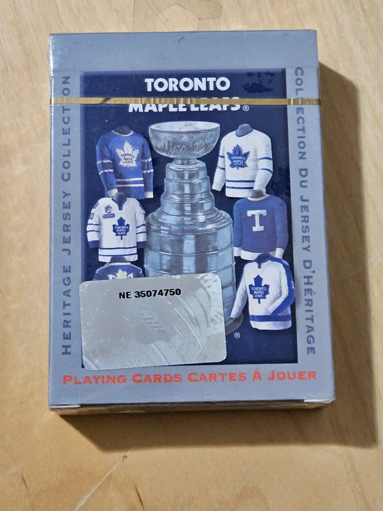 BN)Toronto Maple Leafs Heritage Jersey Collection Playing Cards thumbnail