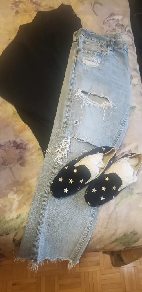 AMAZING NEW Black Knit Sweater. image indicator(9)