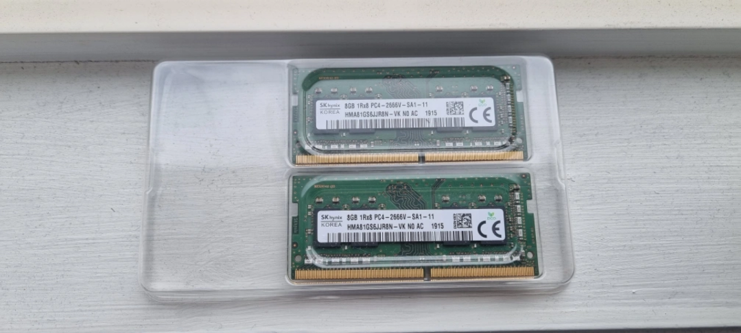 2x 8GB SK Hynix DDR4 RAM