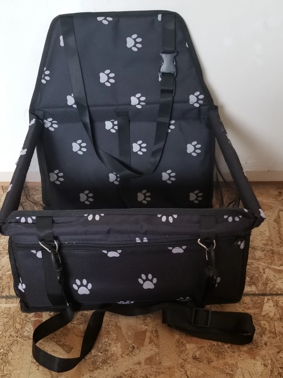 Pet Car Seat for small to medium size dog.