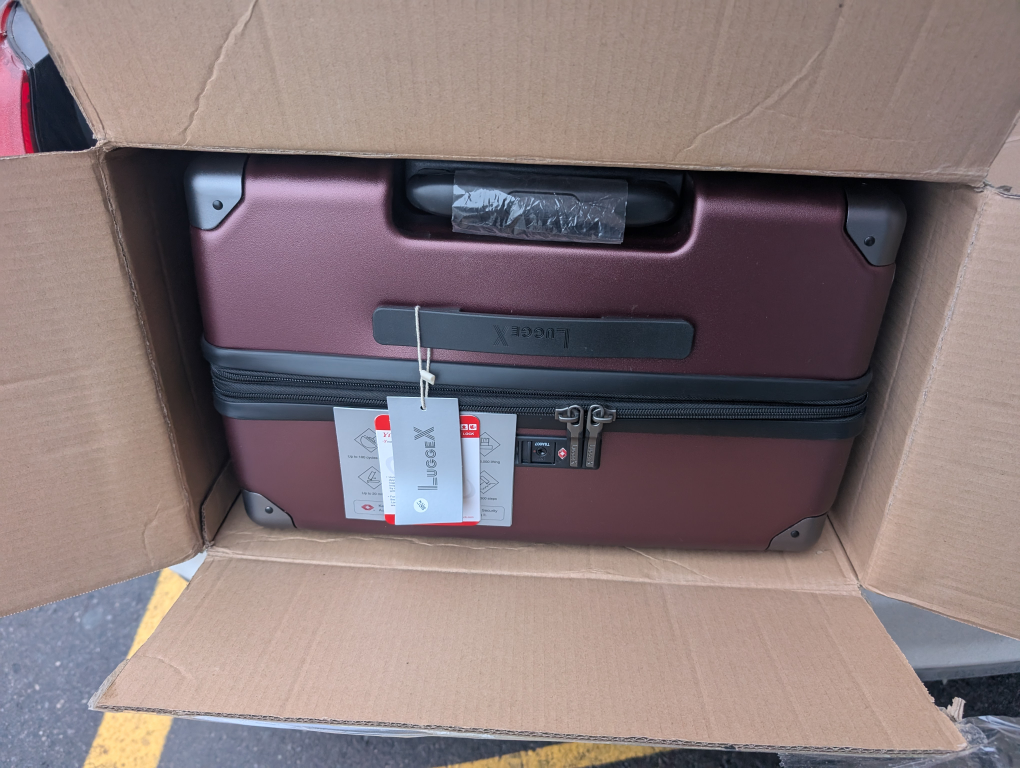 BNIB Luggage X Suitcase - photo 3
