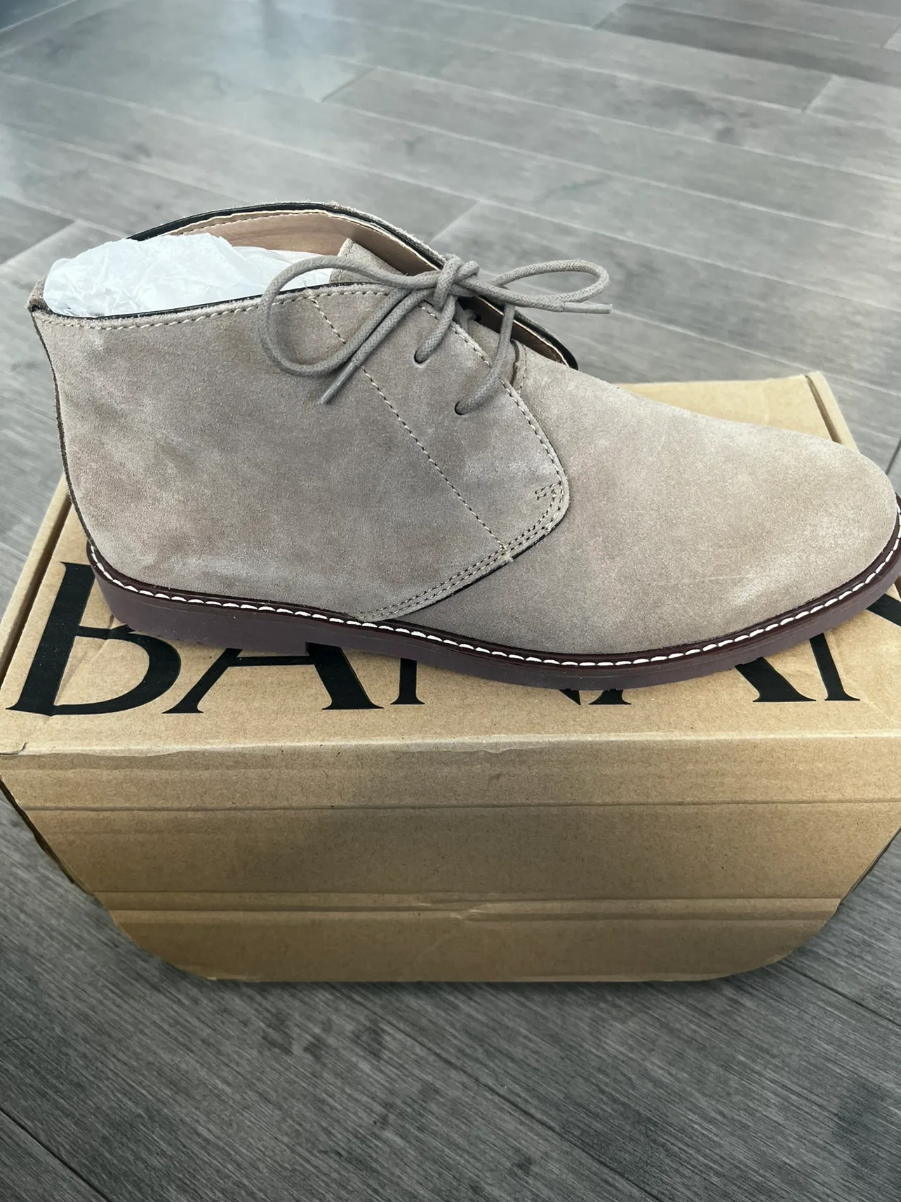 NEW MENS SIZE 10  BANANA REPUBLIC DESERT BOOT