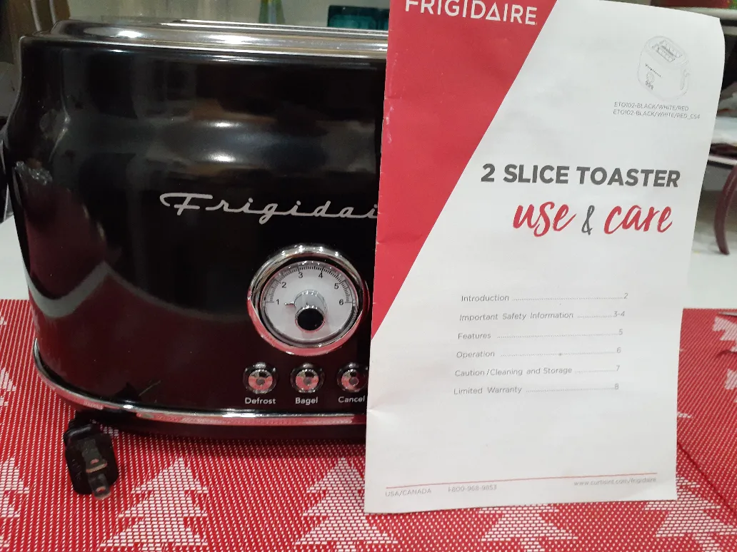 Frigidaire Retro 2 Slice Toaster image indicator(3)