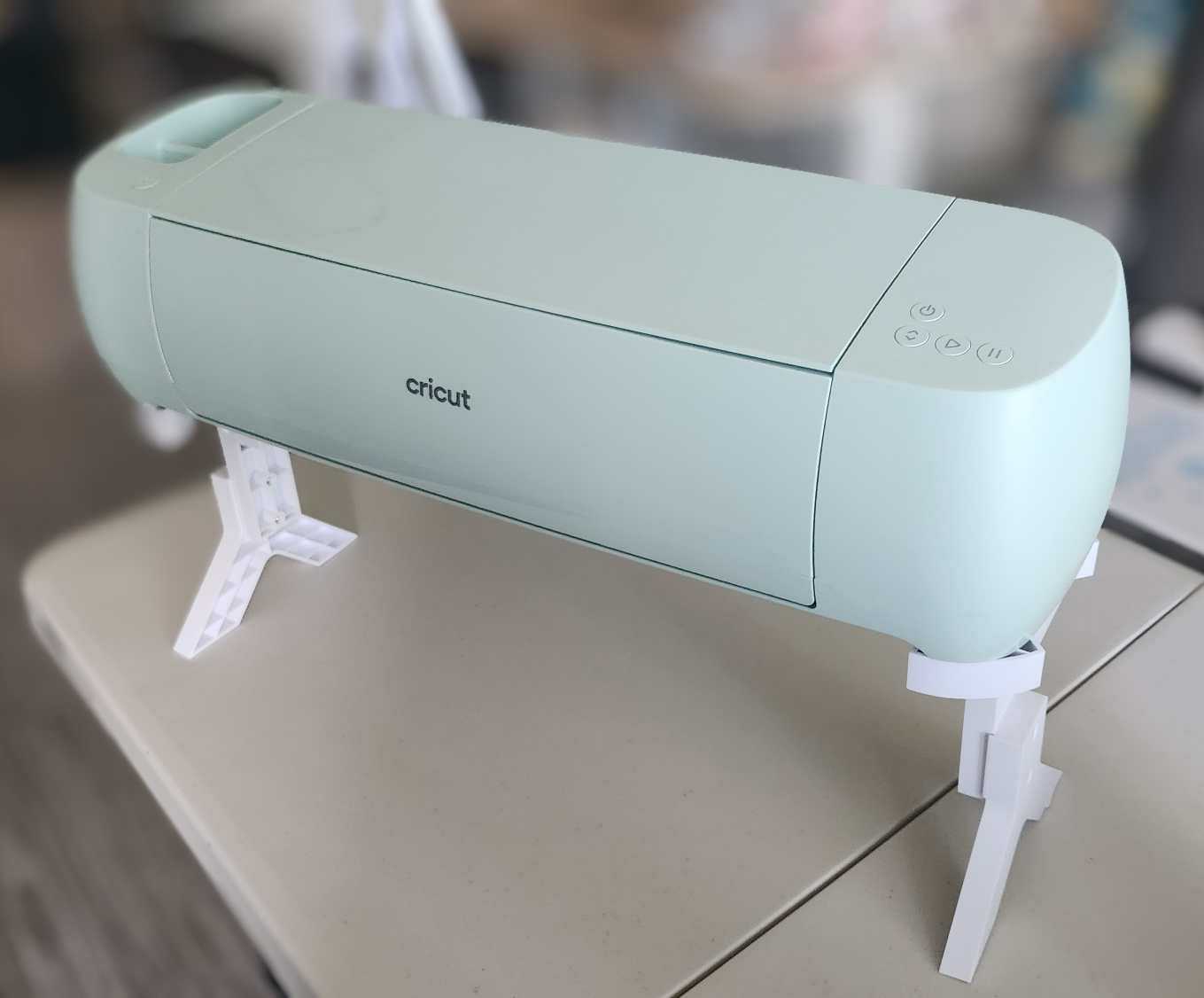 Cricut Explore 3 (+ lots of accessories)
