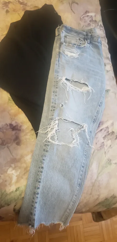 AMAZING NEW Black Knit Sweater. image indicator(8)