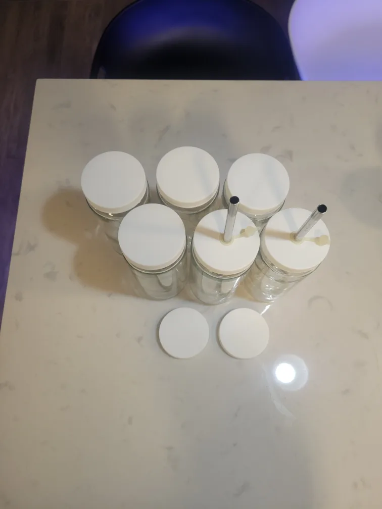 6 Glass Mason Jars with Lids and Straws image indicator(2)