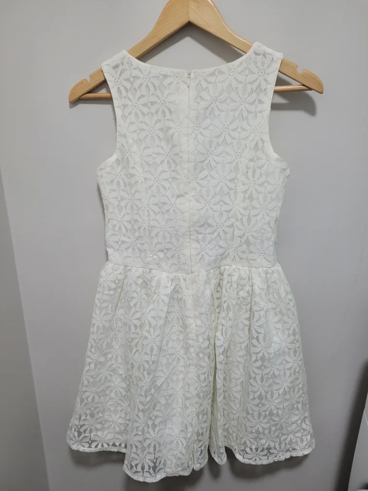 Creme Lace Dress With Black Velvet Belt image indicator(2)