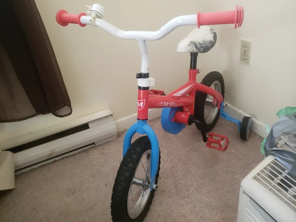 Kids Bike with Training Wheels image indicator(2)