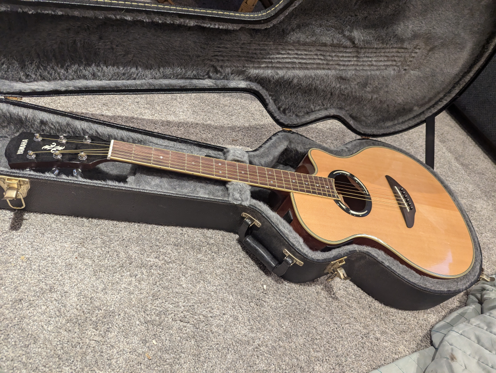 Yamaha Acoustic Electric Guitar