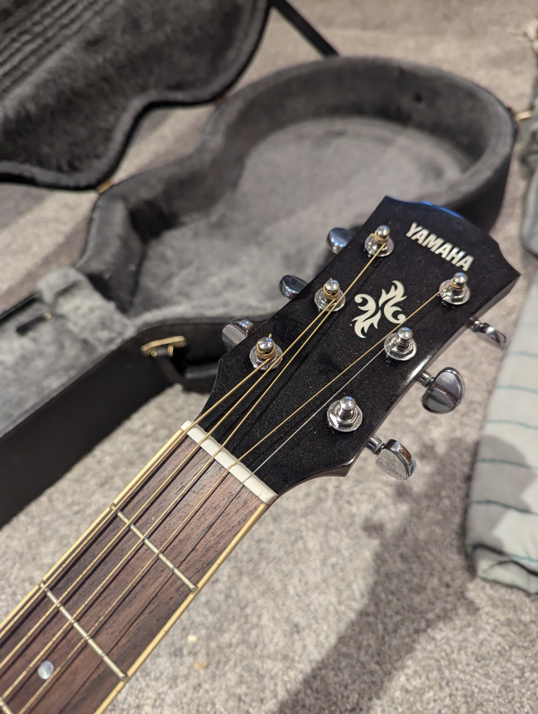 Yamaha Acoustic Electric Guitar - photo 3