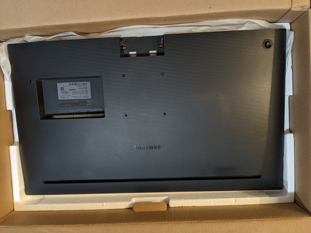 Samsung 32 inch 4k UHD Monitor - photo 2