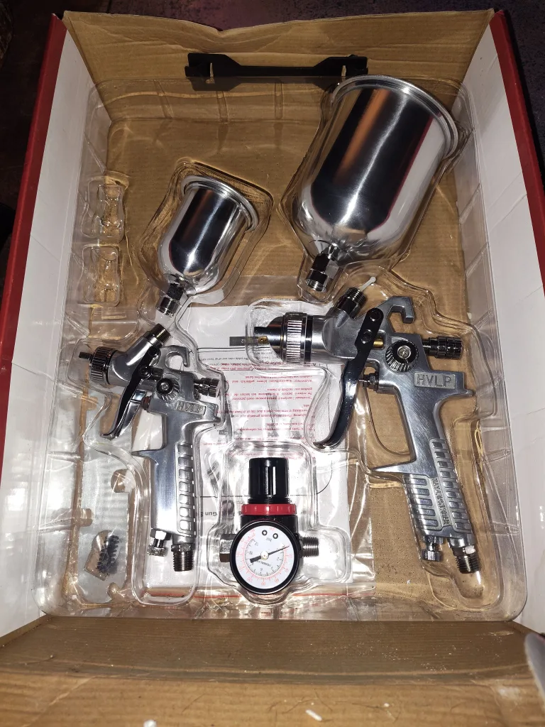Mr. Blacksmith 3-Piece HVLP Gravity-Feed Paint Gun Set image indicator(2)
