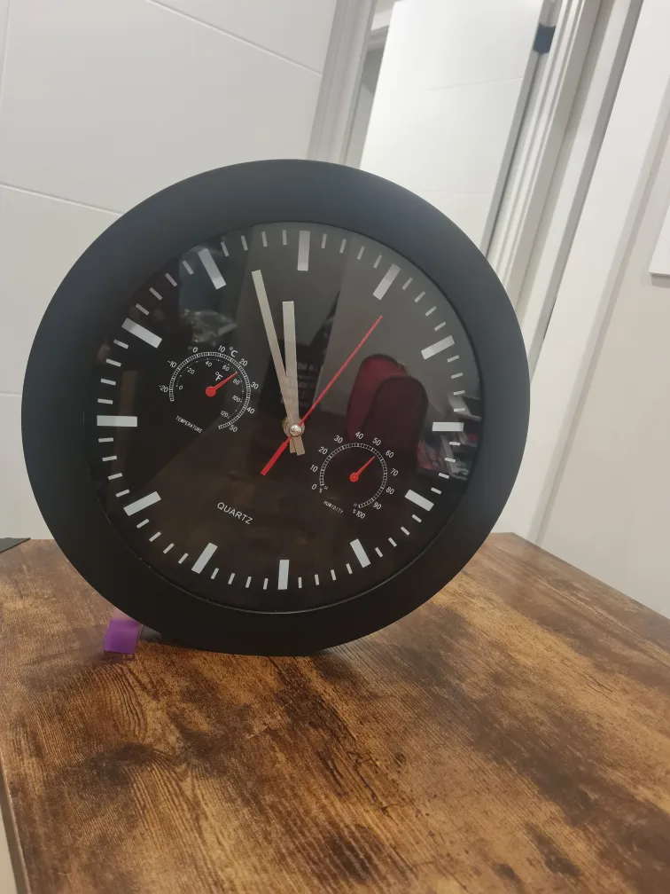 Black Wall Clock with Temperature and Humidity image indicator(3)