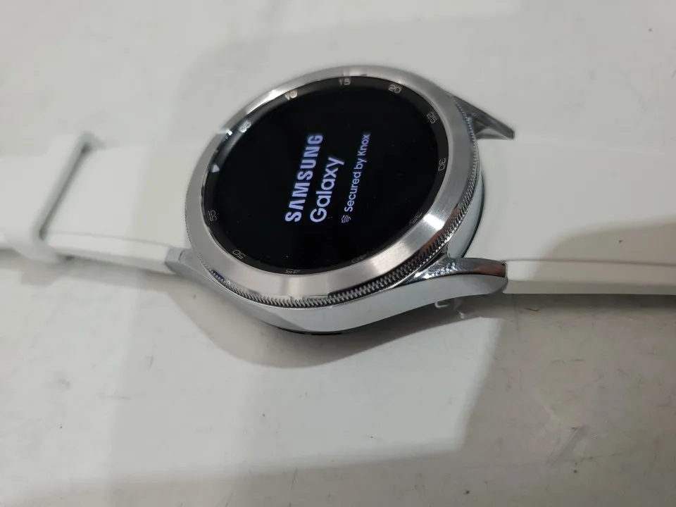 Samsung Galaxy Watch 4 Classic 42mm WiFi + GPS - White image indicator(5)